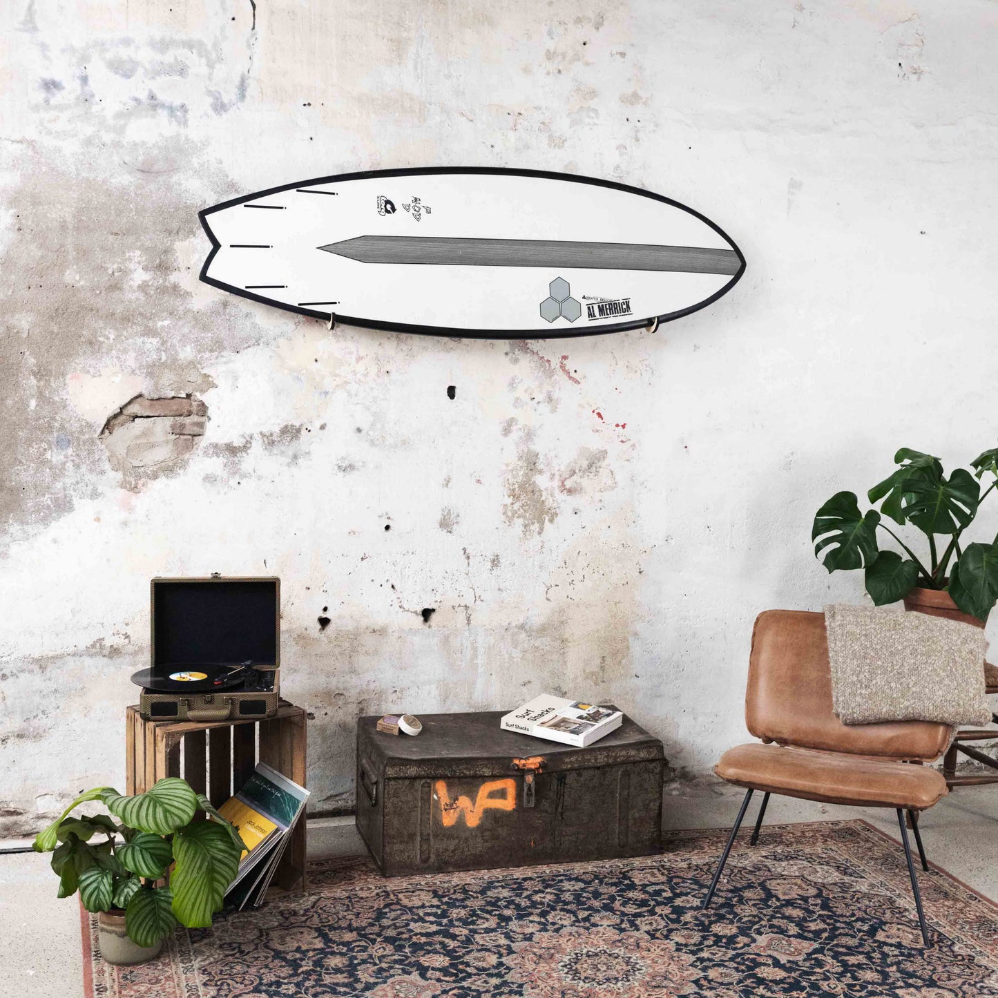 SHCK RACK The Hooks horizontal single surfboard rack with board