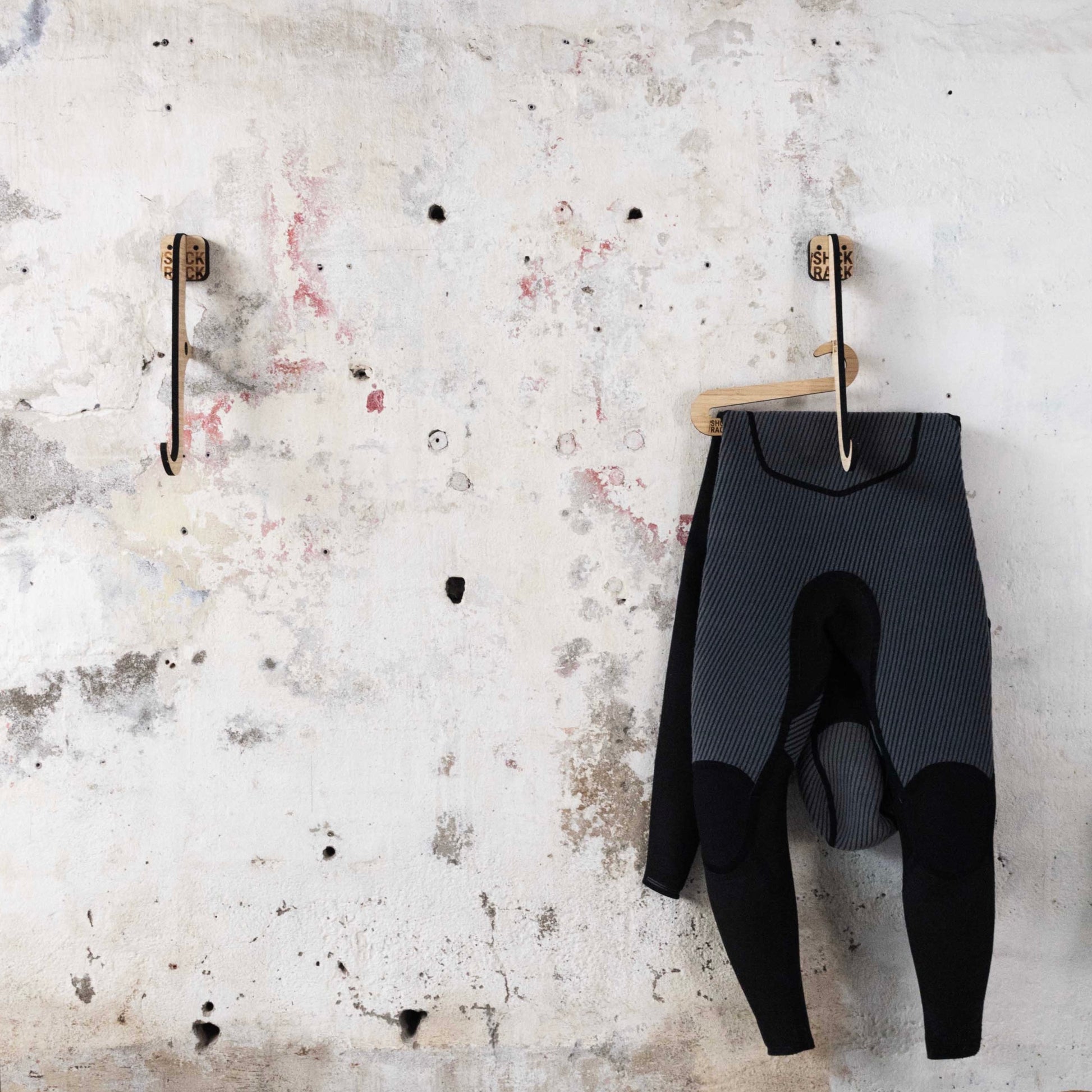 SHCK RACK The Hooks horizontal single surfboard rack without board